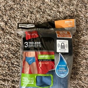 NWT Hanes Men's Tagless Briefs Pack of 3